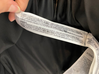 ZARA. Plumas negro capucha T. M