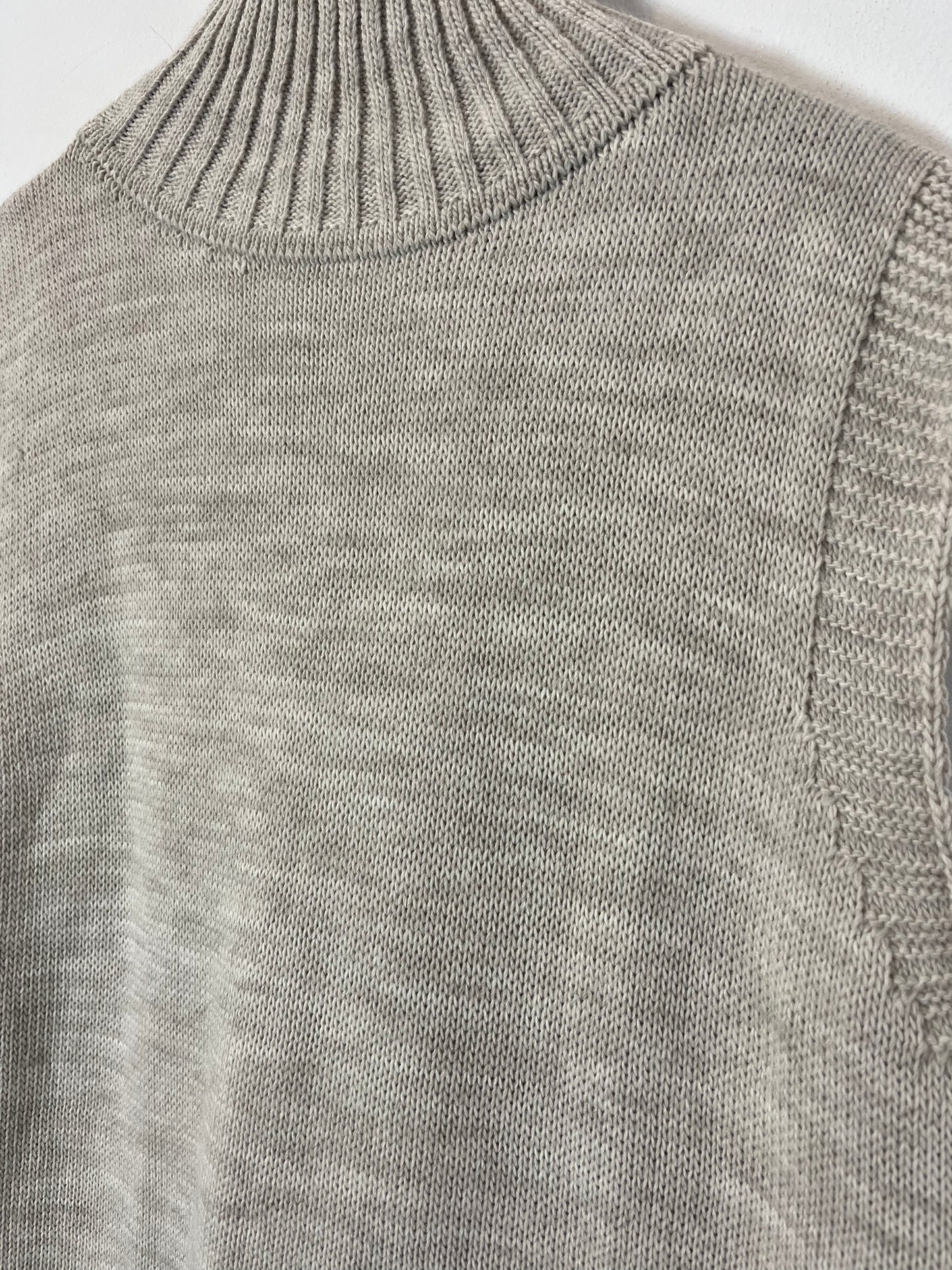 OTRAS. Top beige jaspeado cuello alto  T.S/M