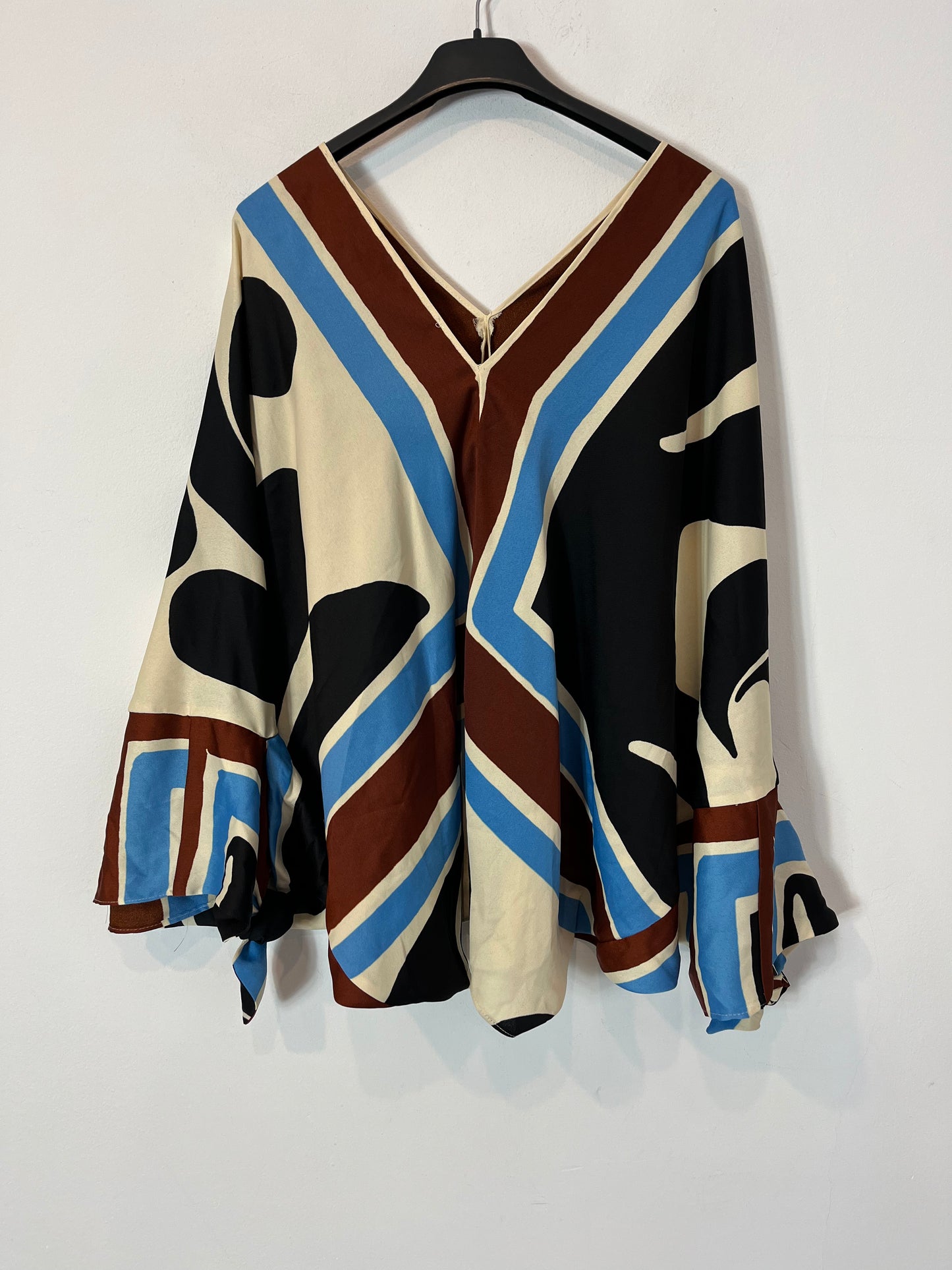 ZARA. Blusa estampado T. M