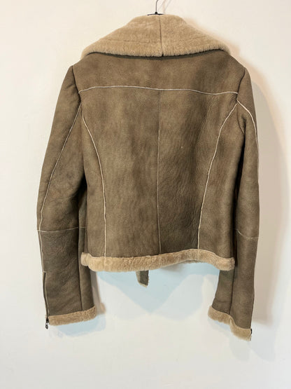 ZARA. Cazadora piel con pelo. T. M