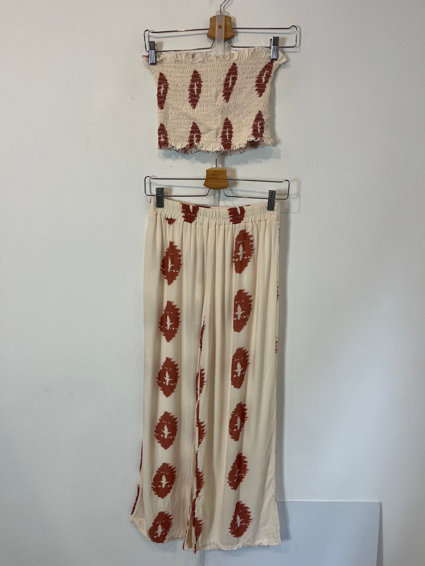 OTRAS. Total look top pantalón. T. S/M