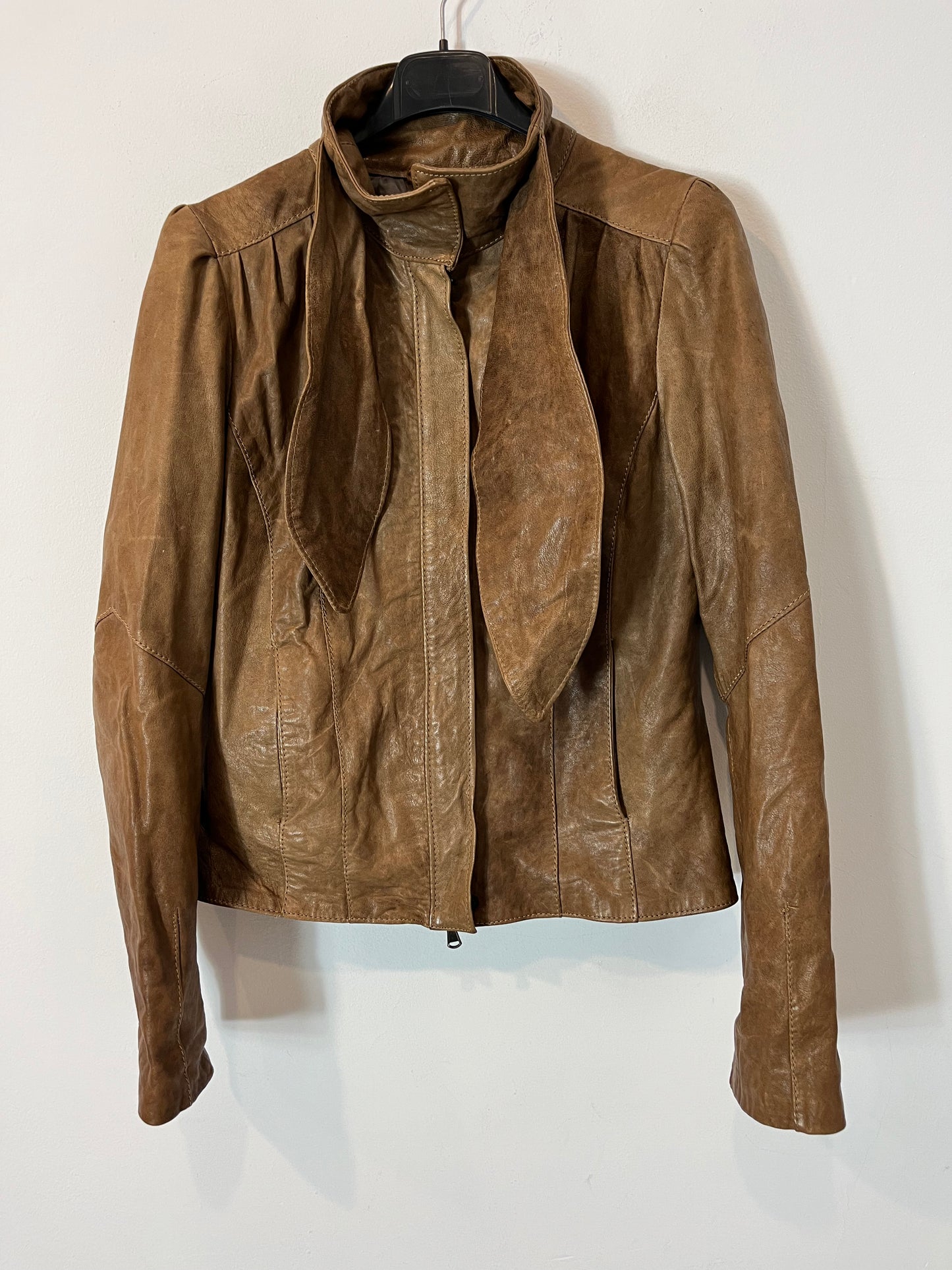 IMPERIAL. Chaqueta piel marrón detalle lazada. T L (M)