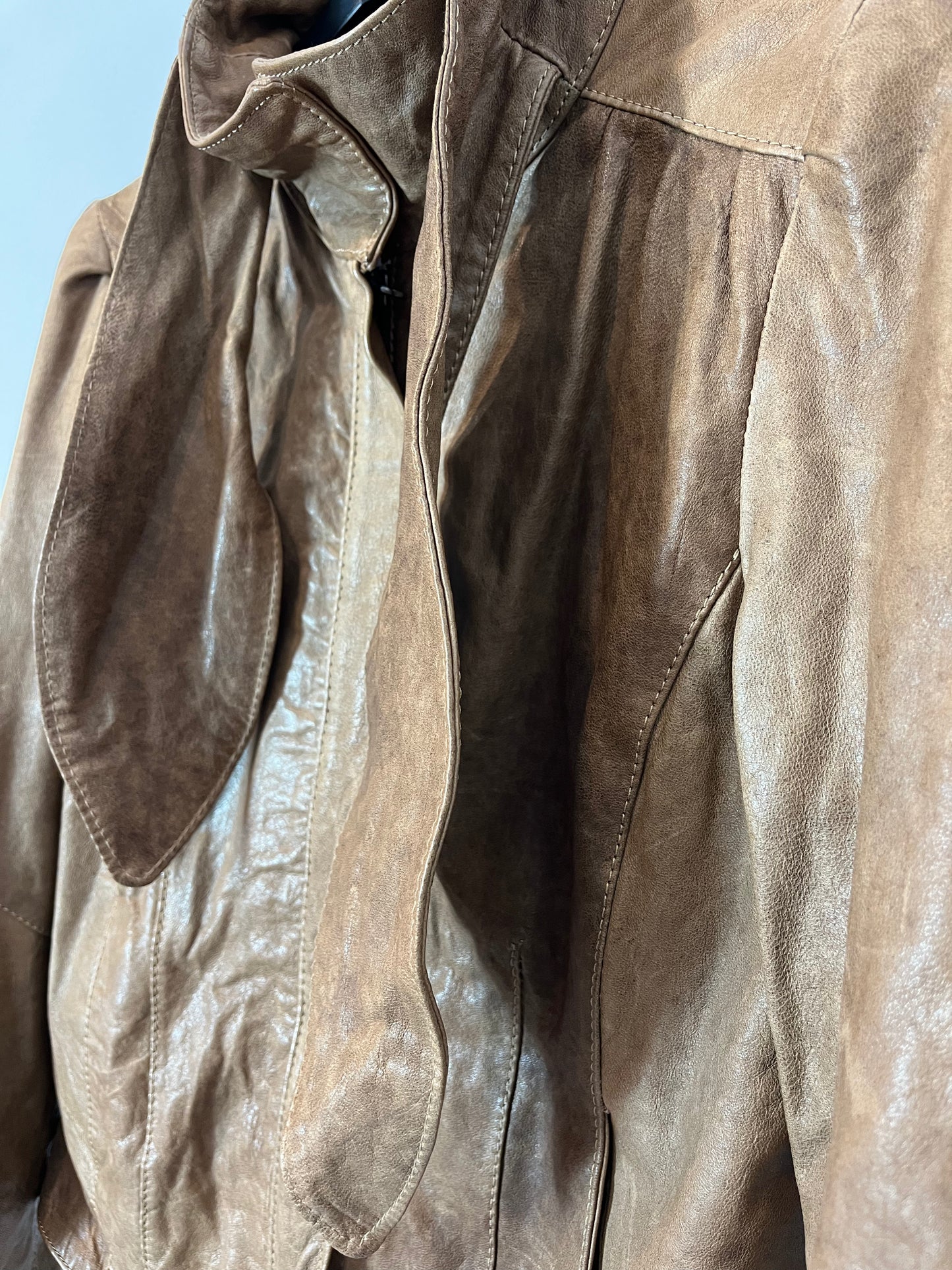 IMPERIAL. Chaqueta piel marrón detalle lazada. T L (M)