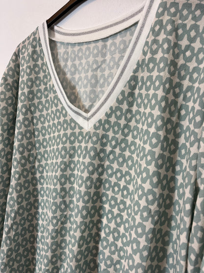 OTHERS. Flowy top with geometric print. TM