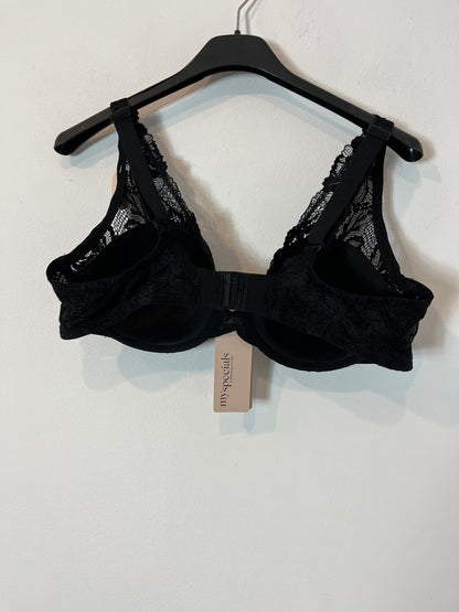 MY´SPECIALS. Sujetador negro encaje. T 85D