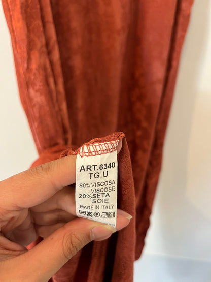 OTRAS. Vestido color teja con seda. T M/L