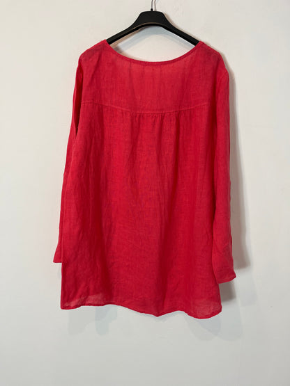 OTHERS. Red linen blouse with neckline detail. TL