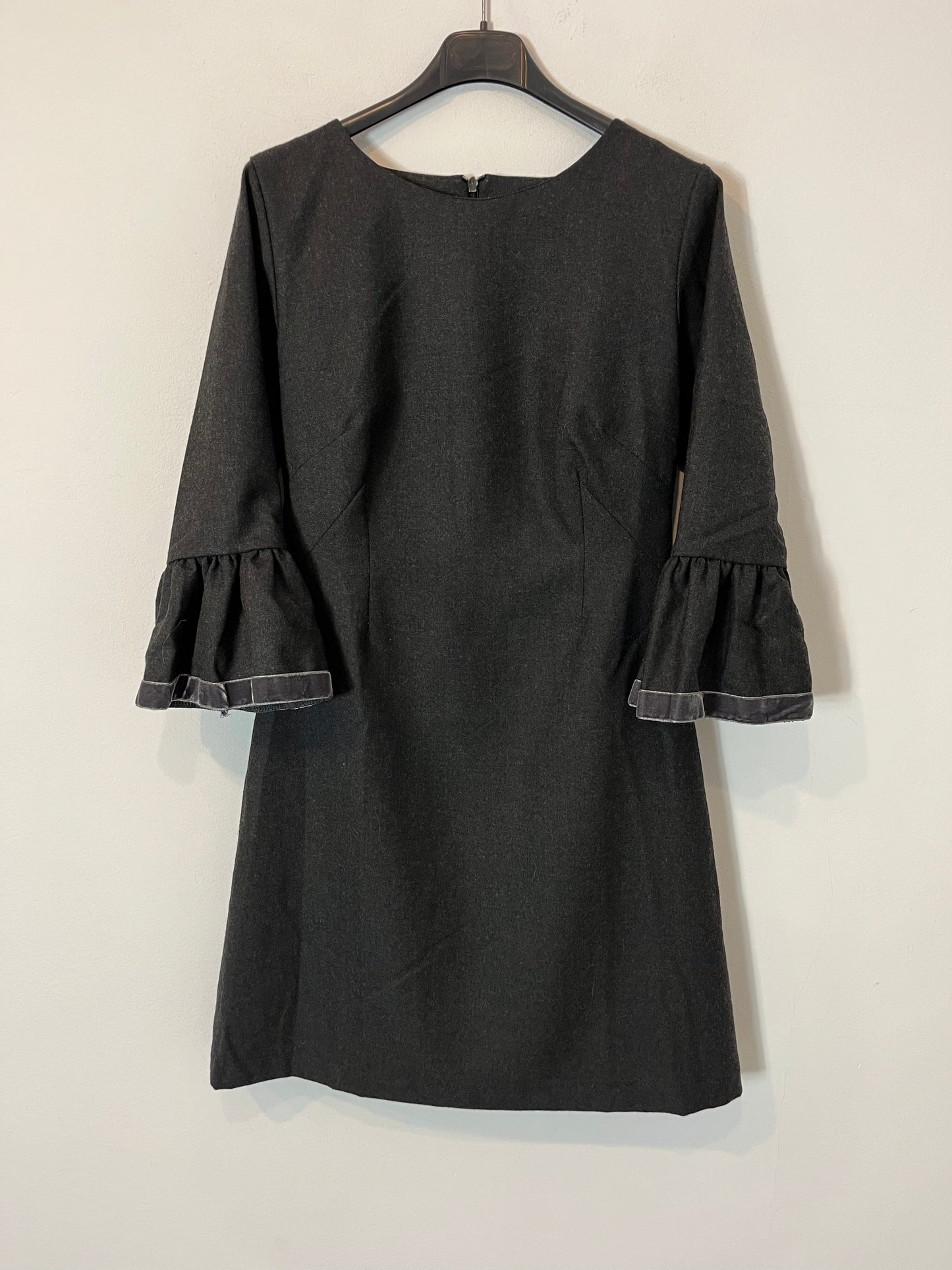 ALMATRICHI. Gray dress with wool sleeve detail. Size 38