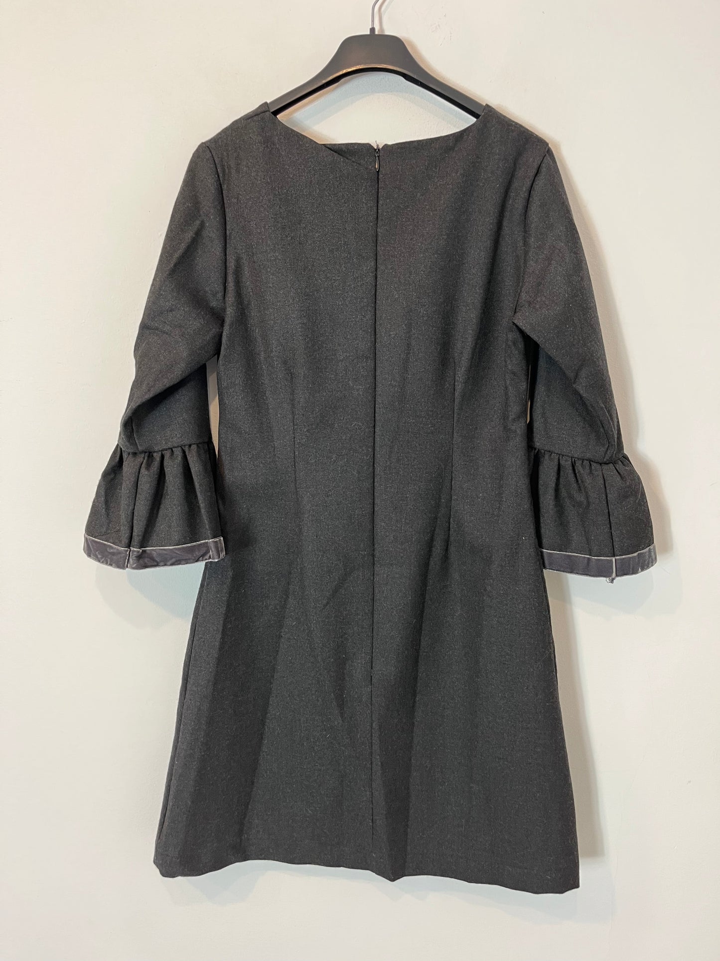 ALMATRICHI. Gray dress with wool sleeve detail. Size 38