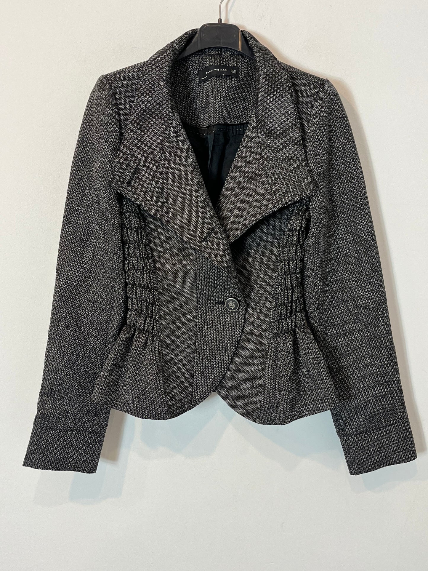 ZARA. Blazer gris fruncidos. T XS