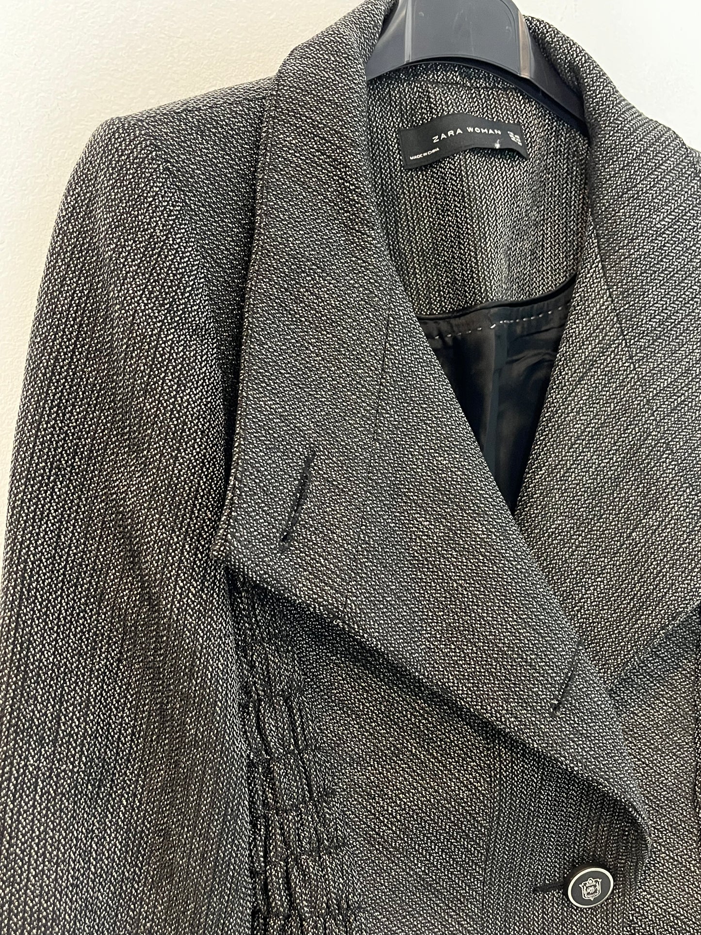 ZARA. Blazer gris fruncidos. T XS