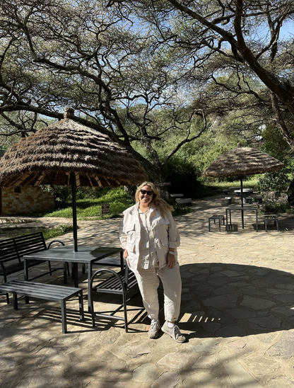 H&M. chaleco beige sahariano T.xxl