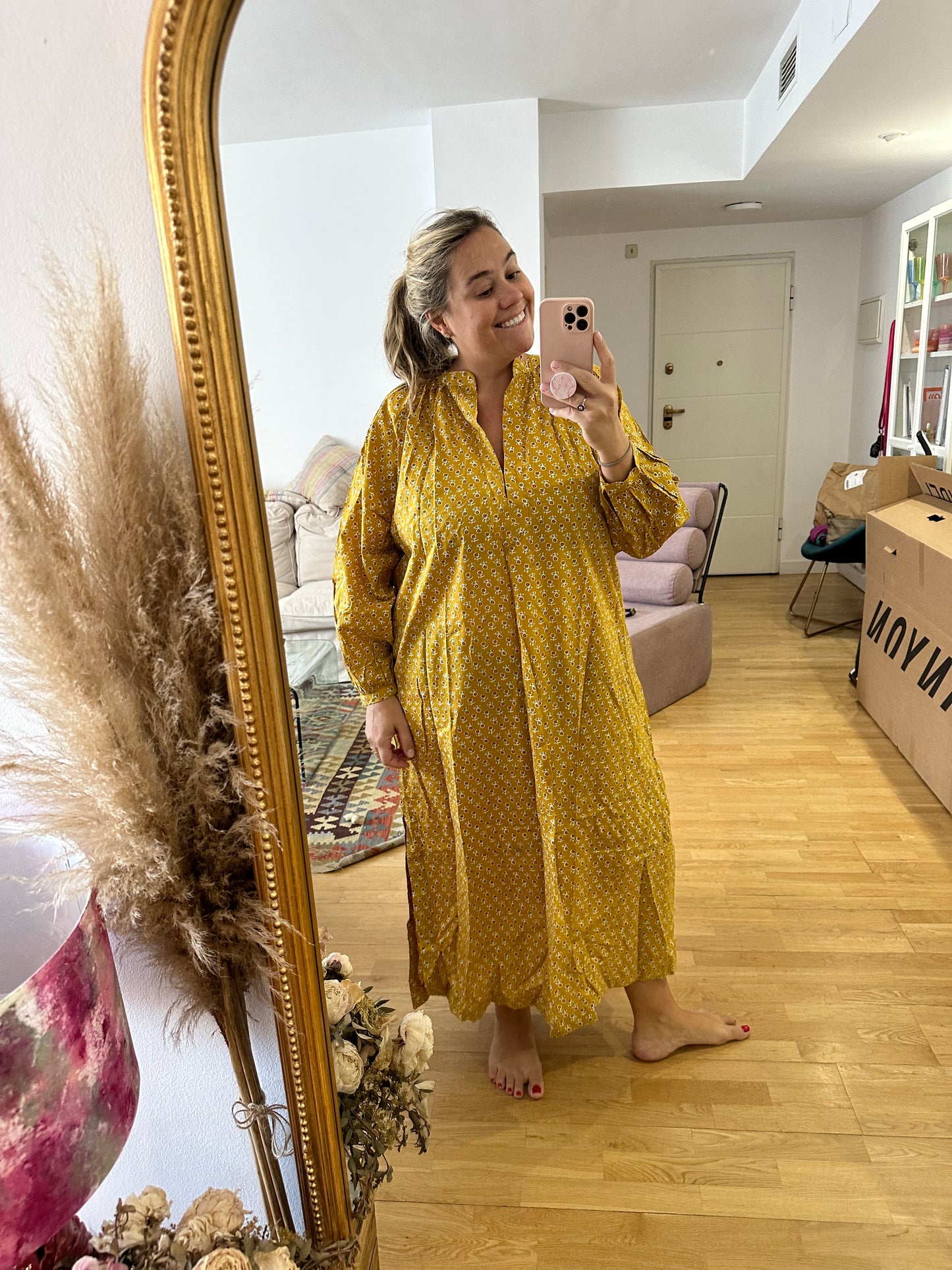 OTRAS. Vestido camisero mostaza flores T.u(3xl)