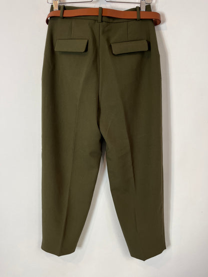 ZARA. Green pleated trousers. Size XS