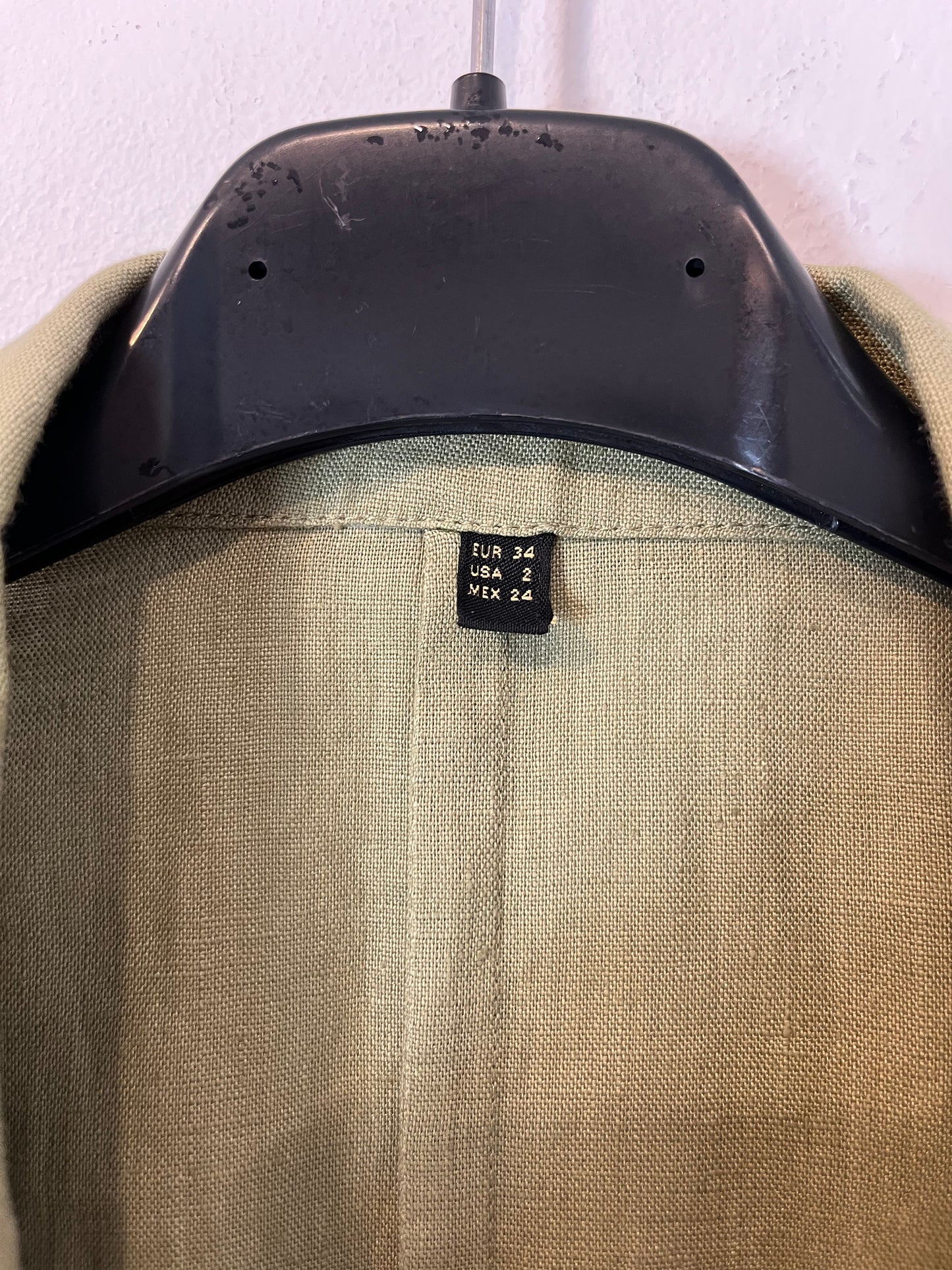 MASSIMO DUTTI. Blazer lino verde. T 34