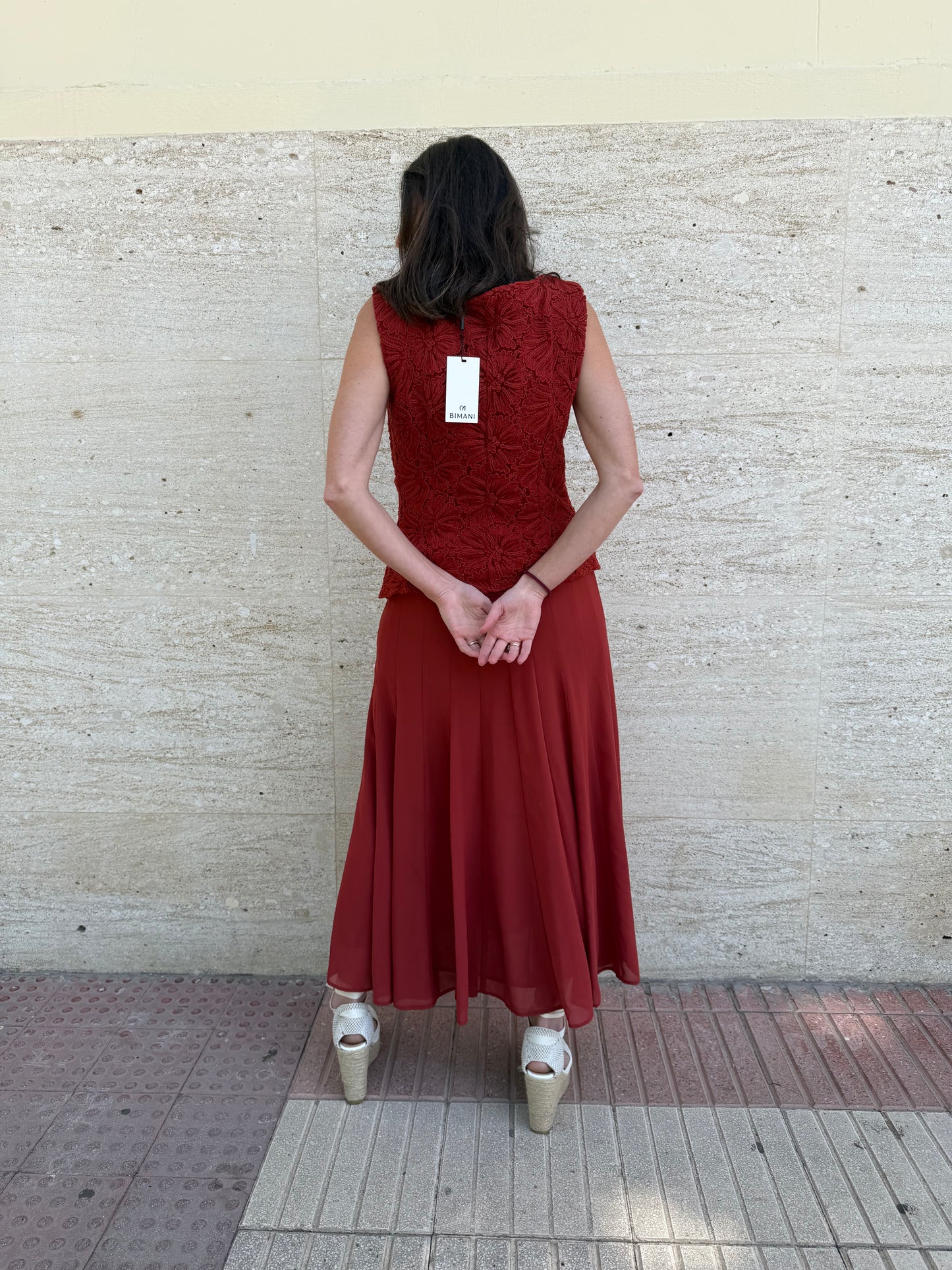 BIMANI. Conjunto top textura y falda fluida
