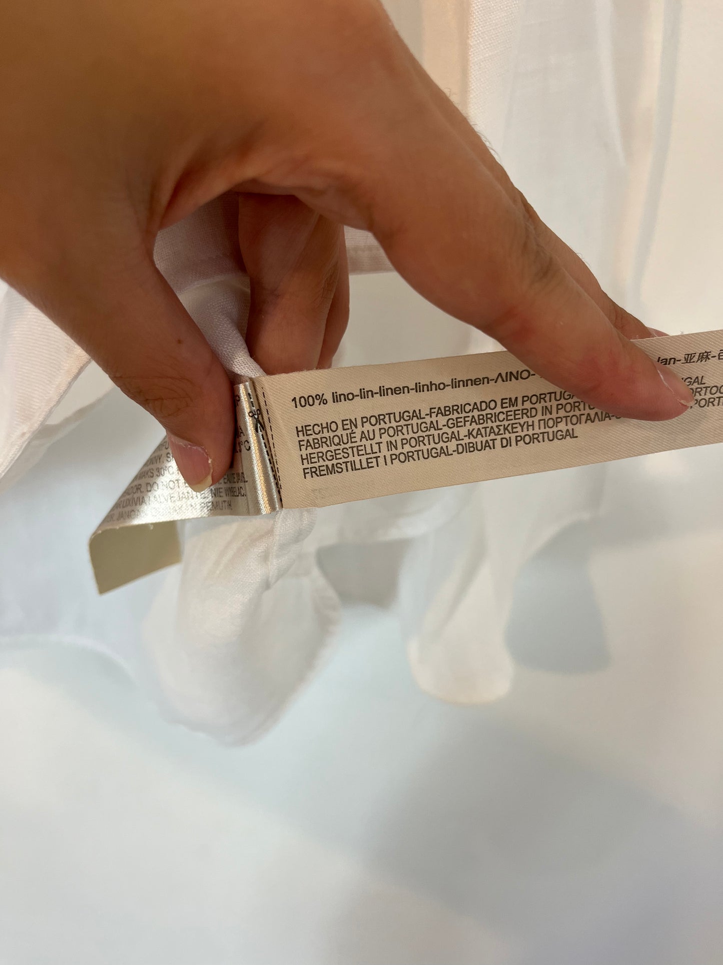 MASSIMO DUTTI.  Blusa blanca lino. T 38