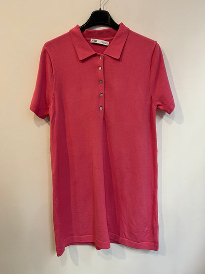 ZARA. Vestido corto rosa punto. T L