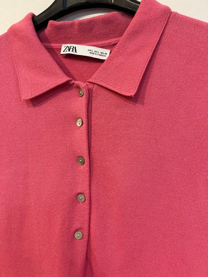 ZARA. Vestido corto rosa punto. T L