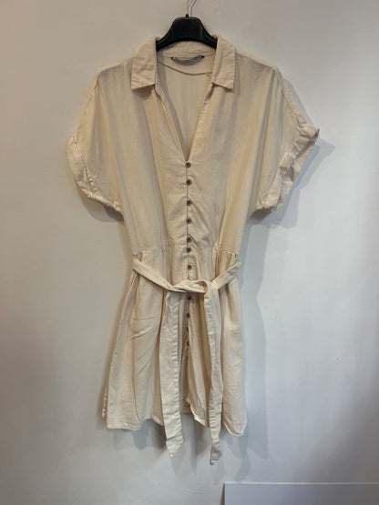 ZARA. Vestido color tostado con lino. T L