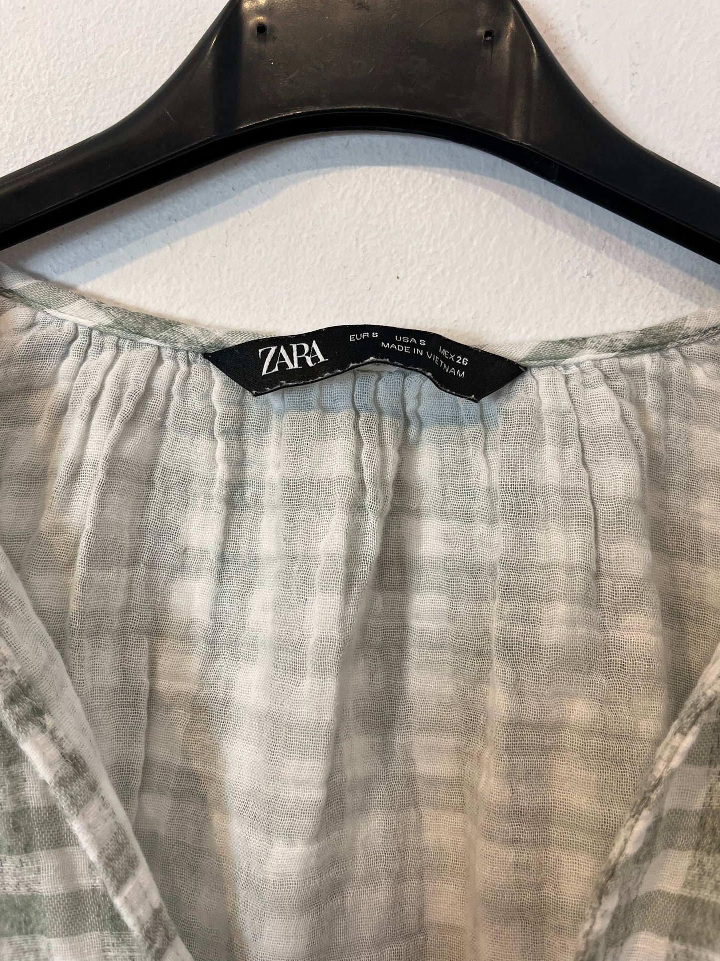 ZARA. Checkered cotton blouse. TS