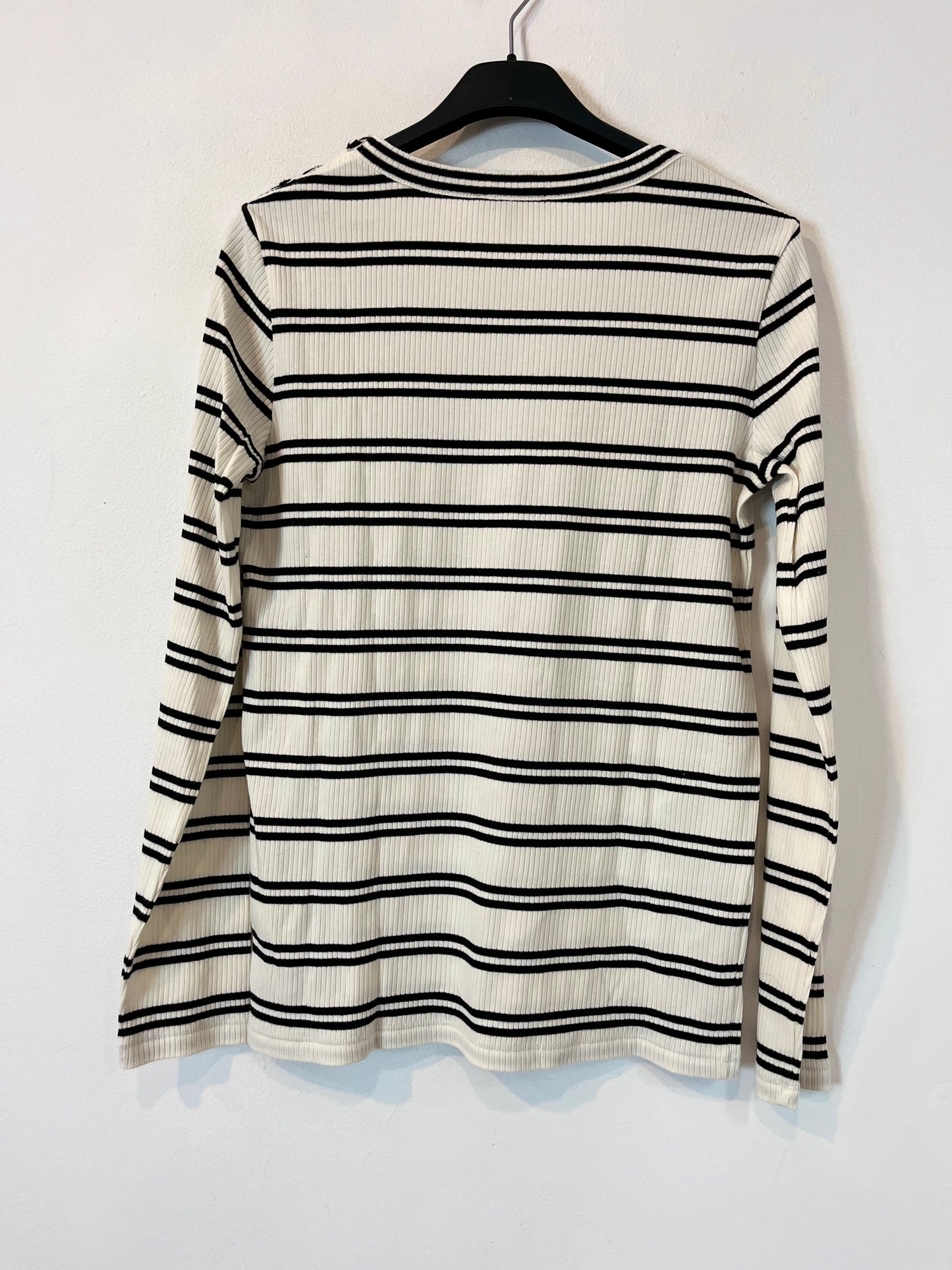 MASSIMO DUTTI. Top canalé rayas detalle hombro. T S