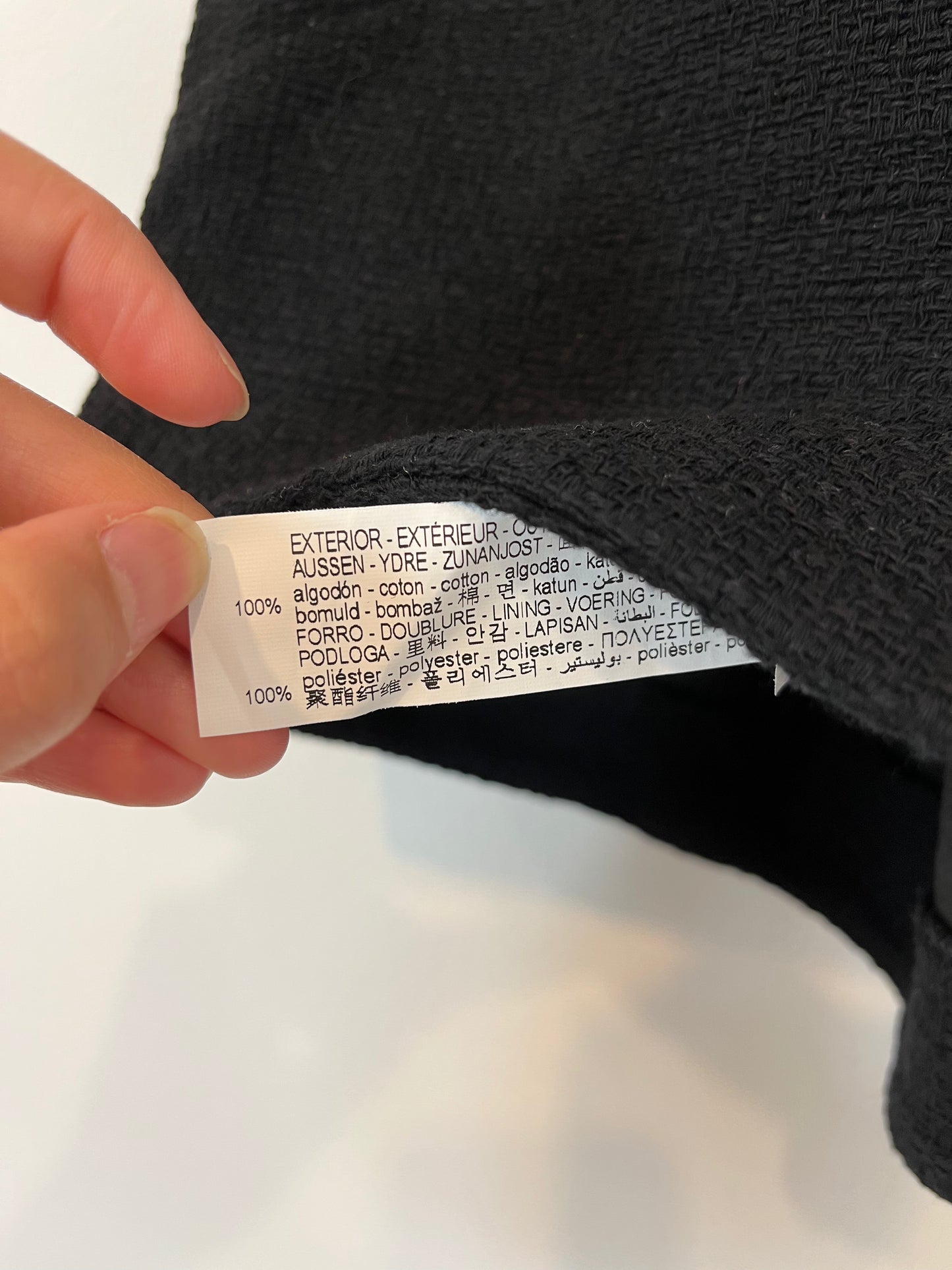 ZARA. Black textured halter top. TM