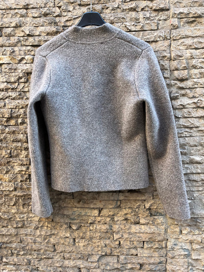 ZARA. Chaqueta punto color topo cruzada. T M