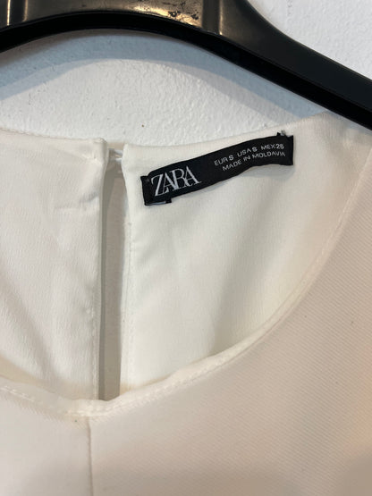 ZARA. Flowing white short dress. TS