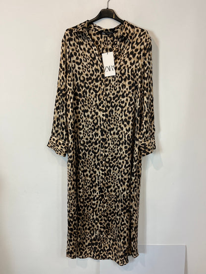 ZARA. Vestido largo camisero animal print. T M