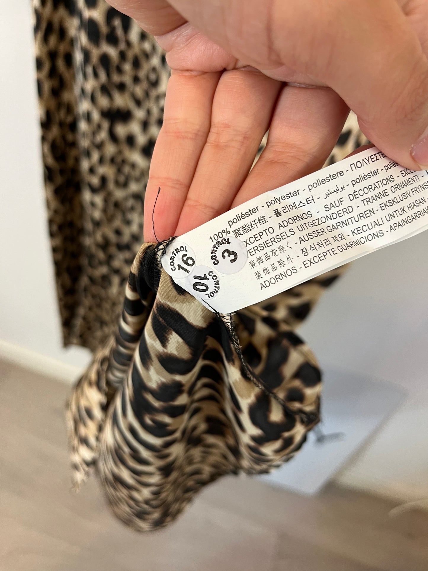 ZARA. Vestido largo camisero animal print. T M