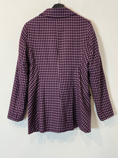 OTRAS. Blazer cruzada cuadros tonos moradas. T S/M