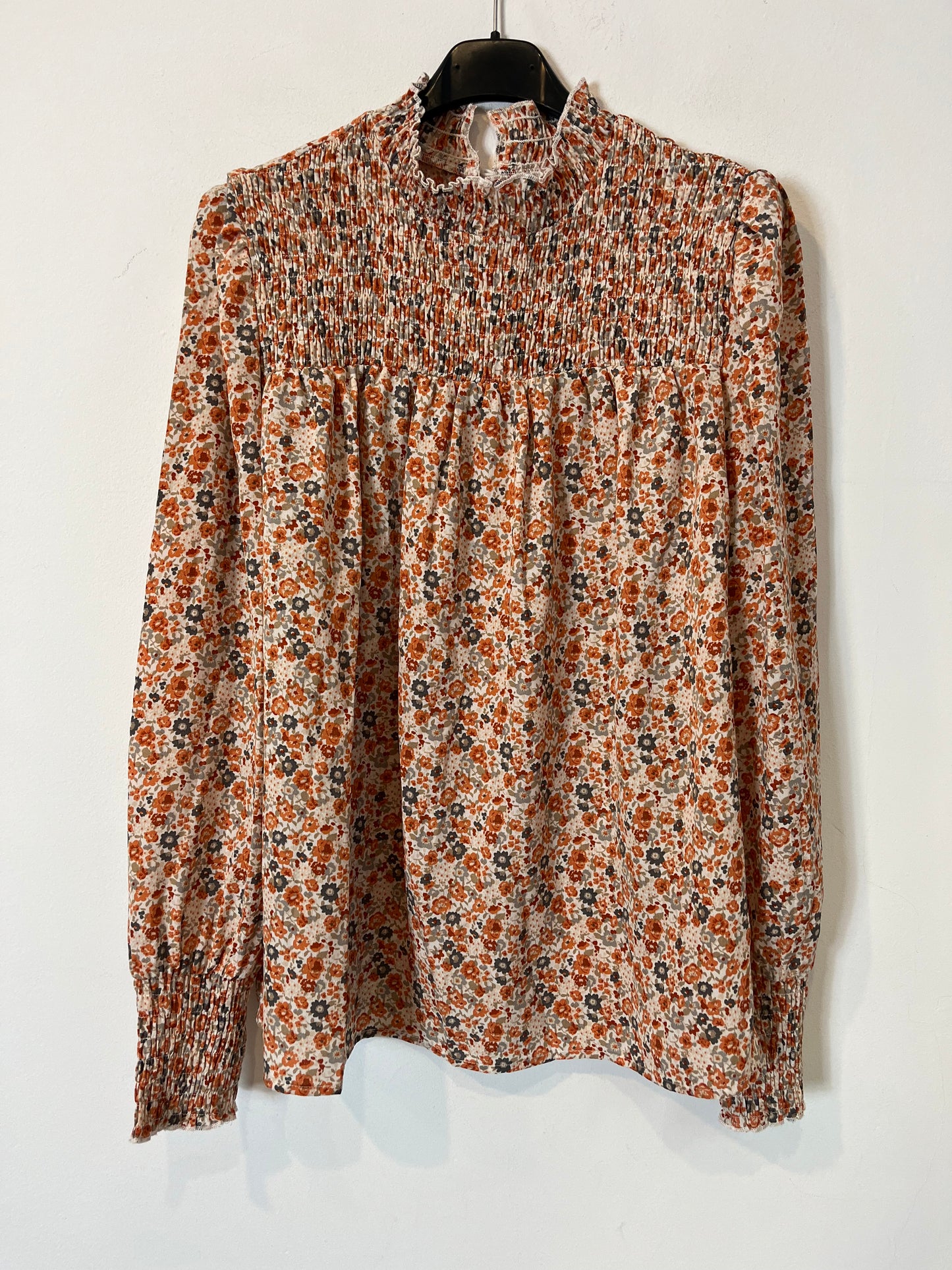 OTRAS. Blusa flores fluida nido de abeja. T M