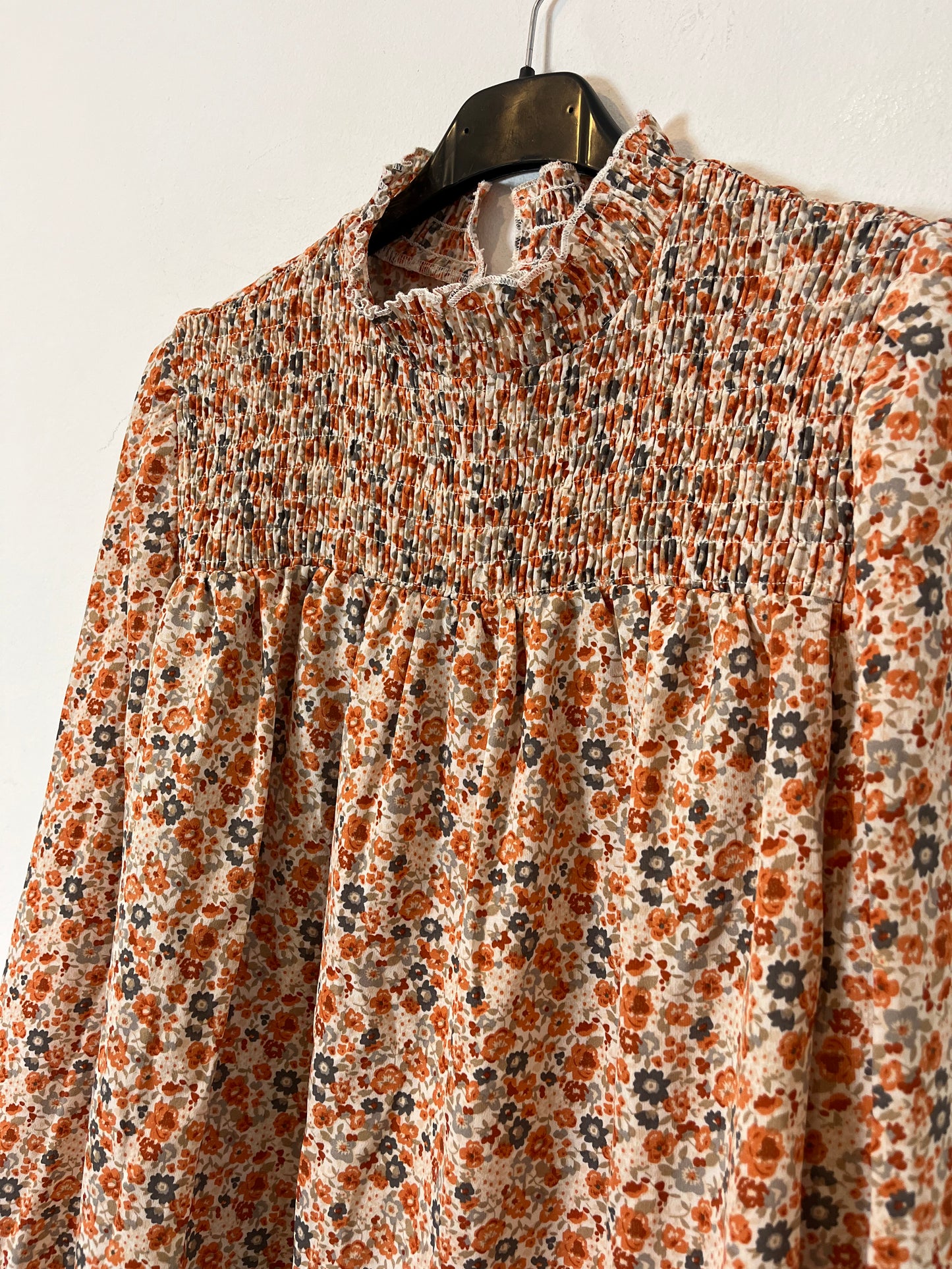 OTRAS. Blusa flores fluida nido de abeja. T M