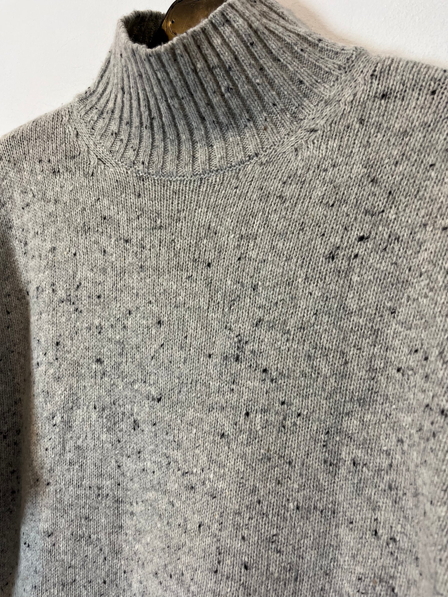 ZARA. Jersey gris cuello alto jaspeado