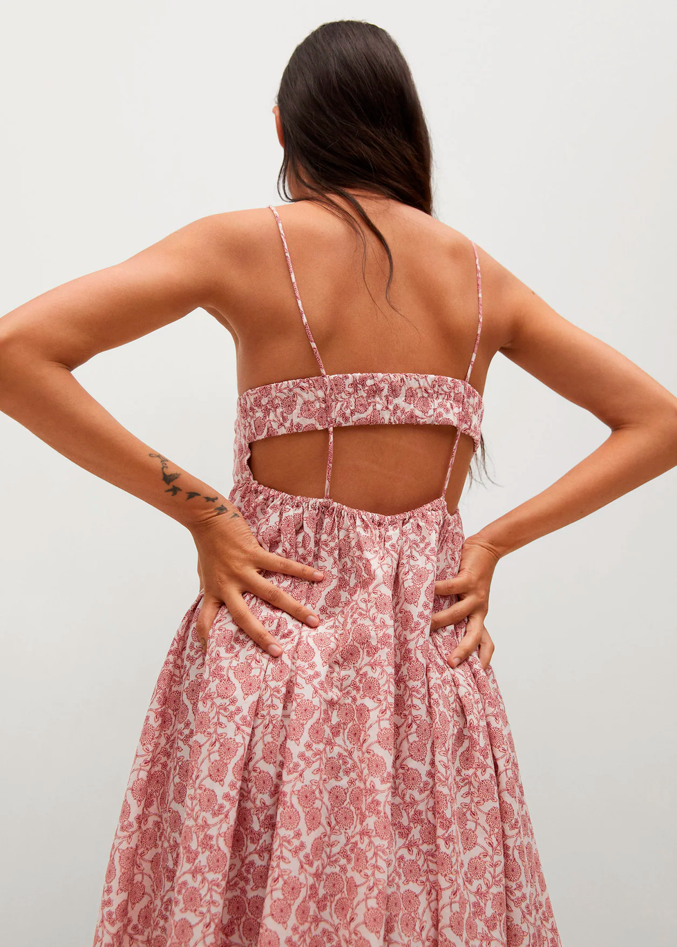 MANGO. Vestido estampado con abertura posterior