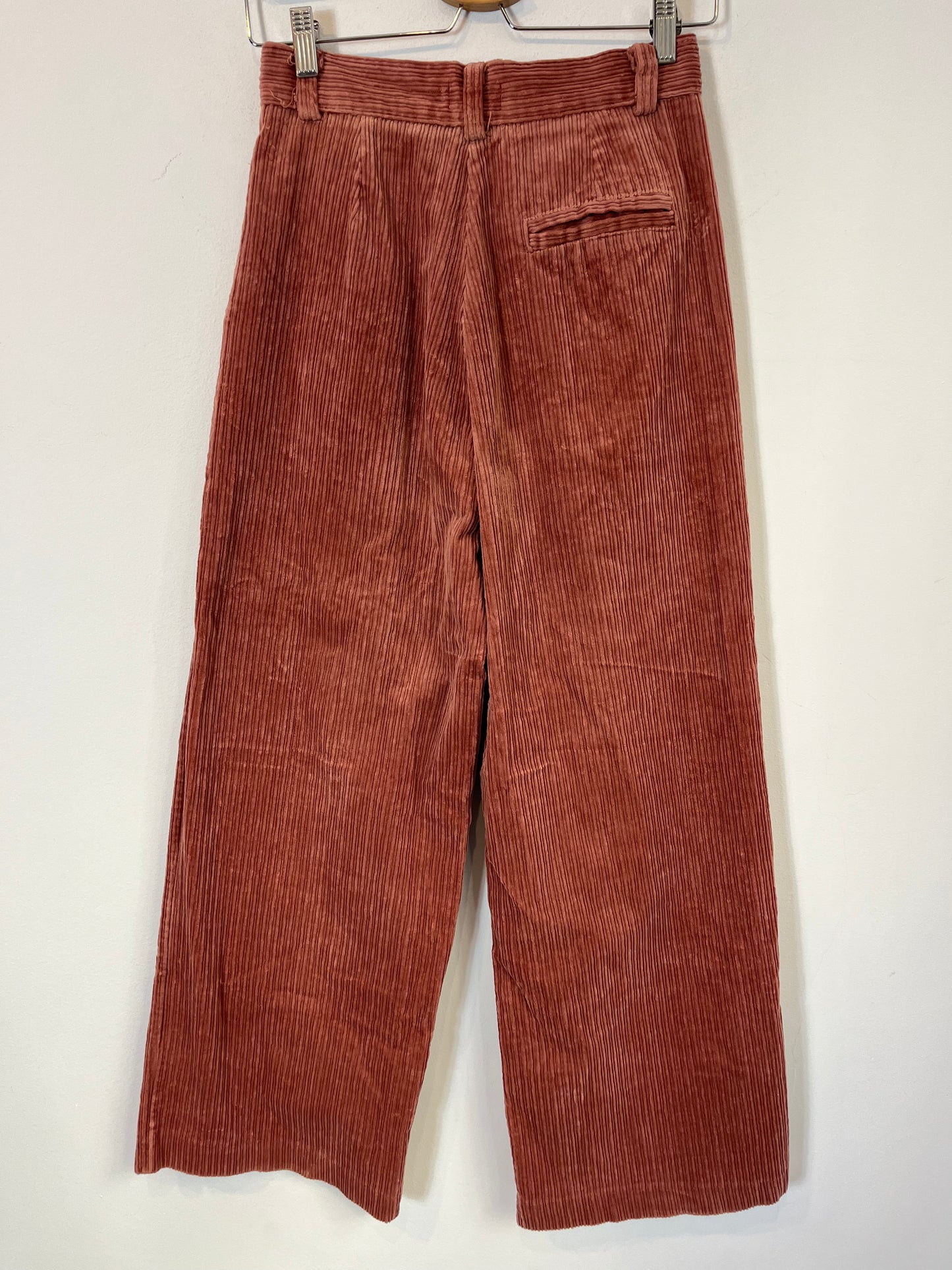 HIMOOI. Total look chaqueta y pantalón pana rosa. T S