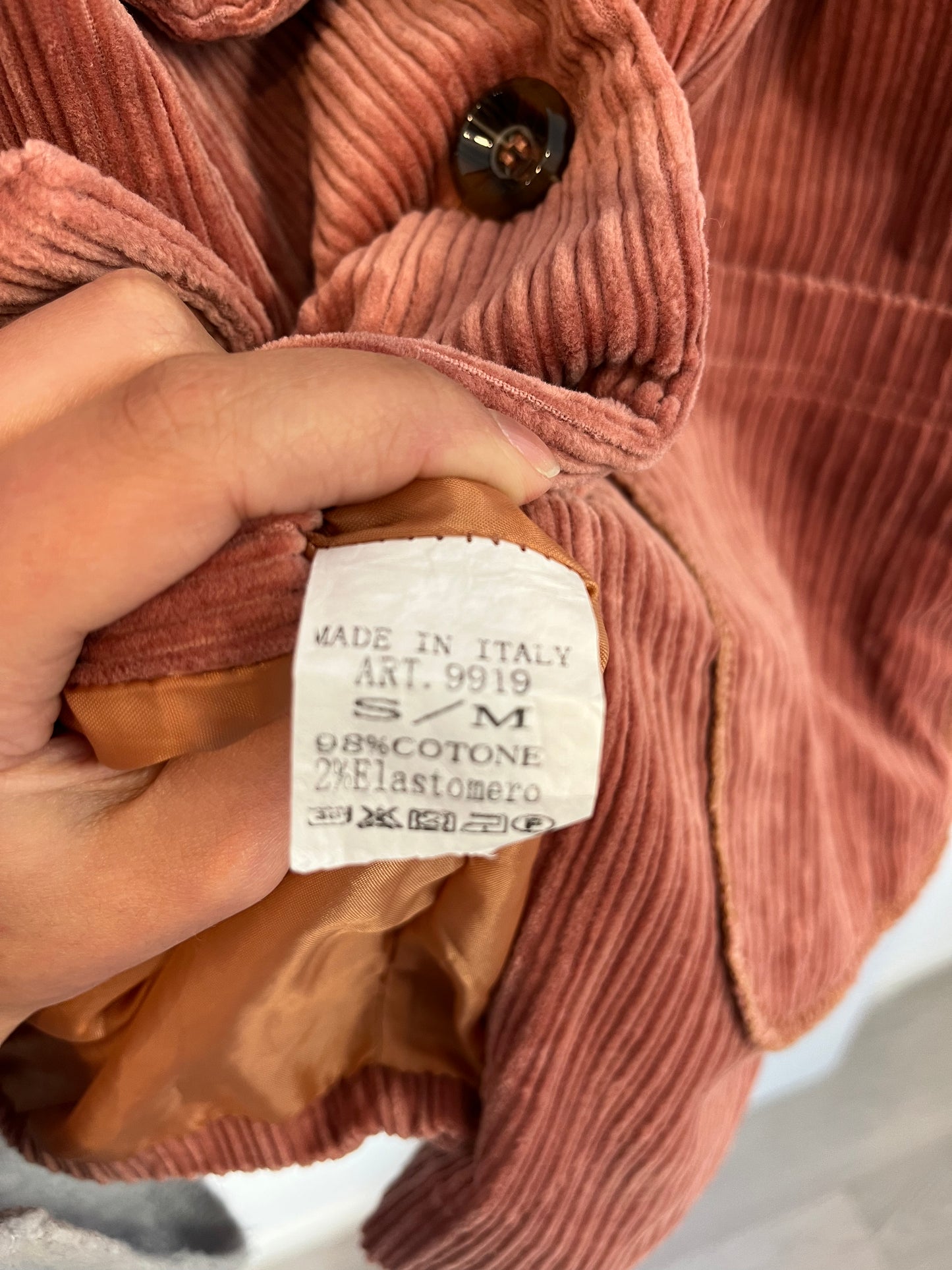 HIMOOI. Total look chaqueta y pantalón pana rosa. T S