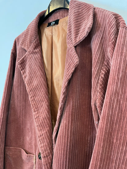 HIMOOI. Total look chaqueta y pantalón pana rosa. T S