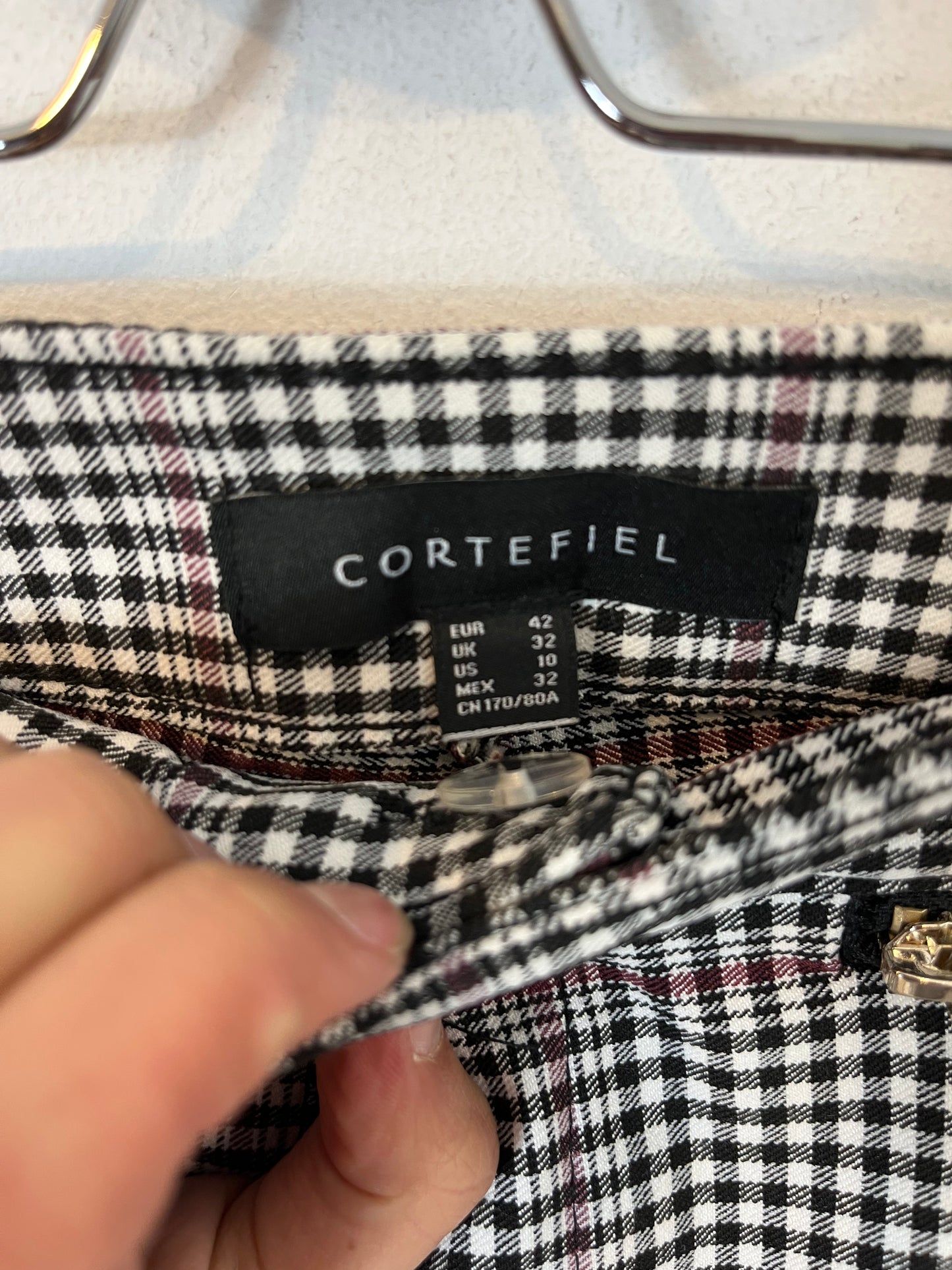 CORTEFIEL. Pantalón elástico cuadros mini. T 42