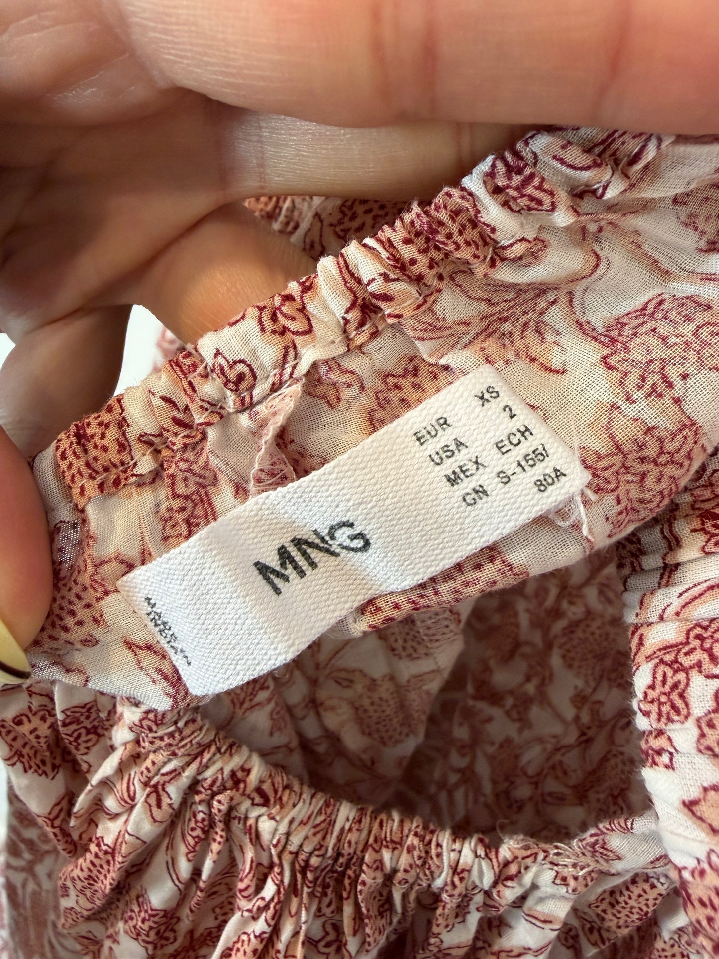 MANGO. Vestido estampado con abertura posterior