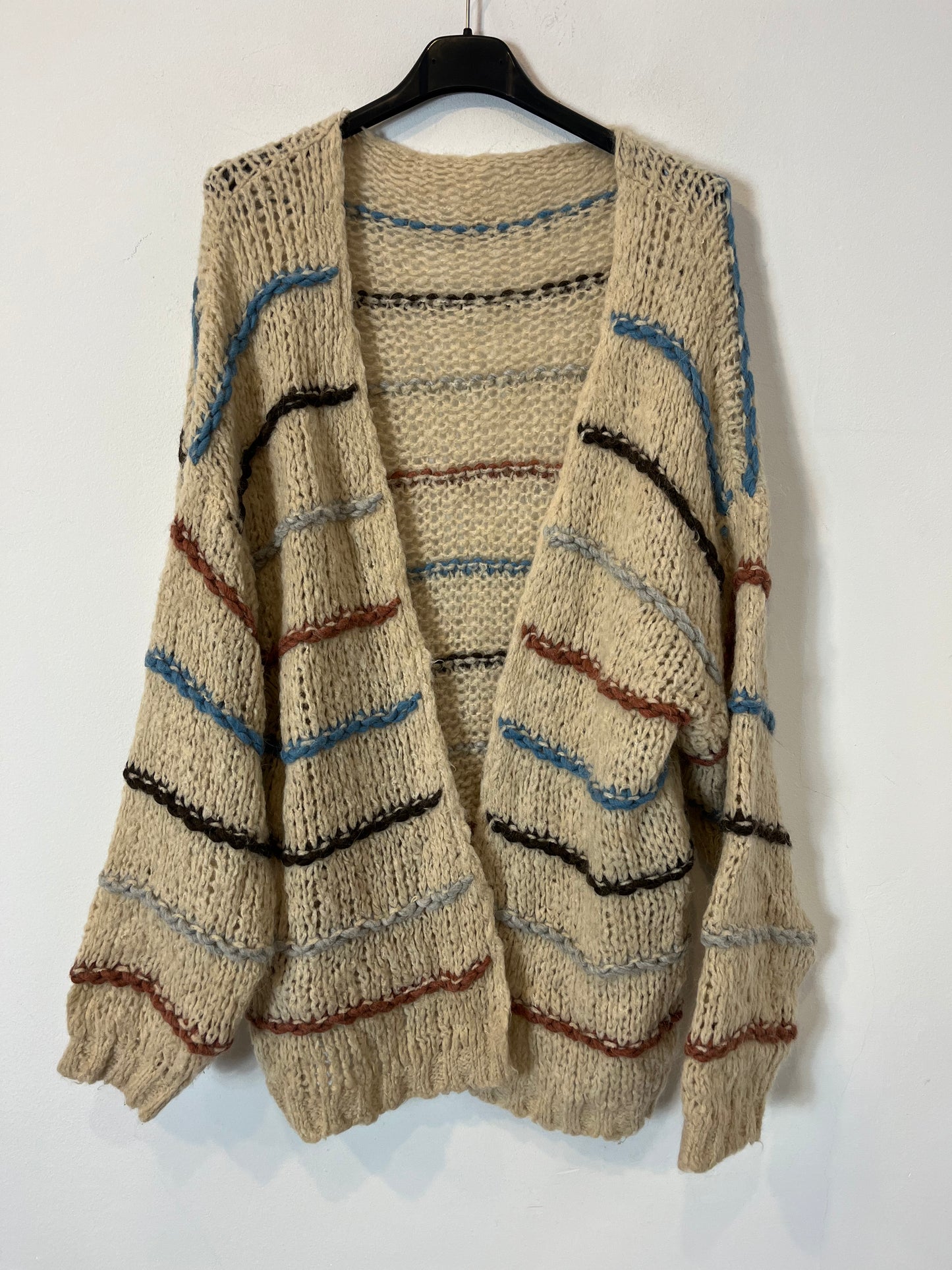 OTRAS. Cárdigan beige rayas colores con lana. T M/L
