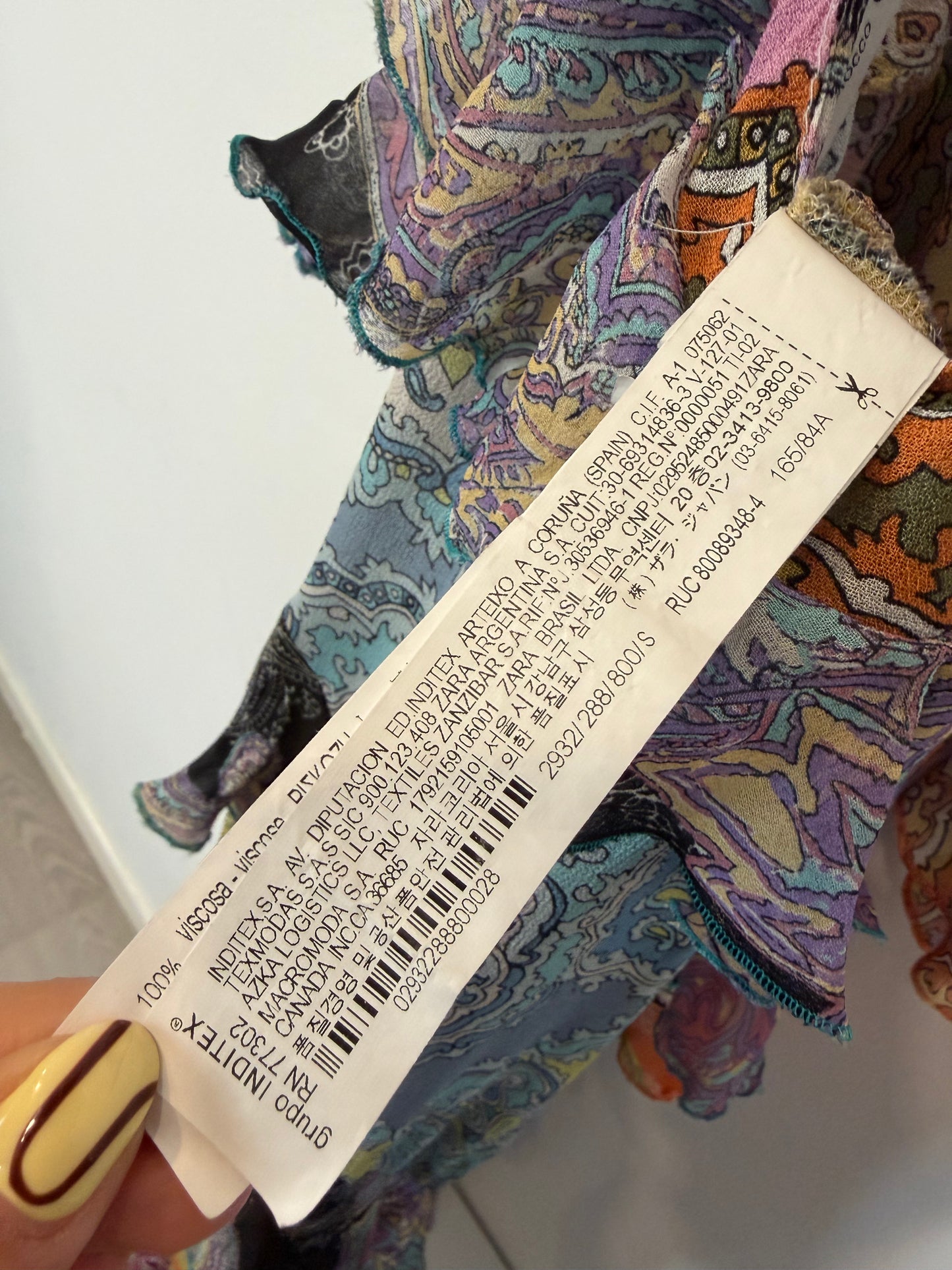 ZARA. Vestido estampado detalle de volantes