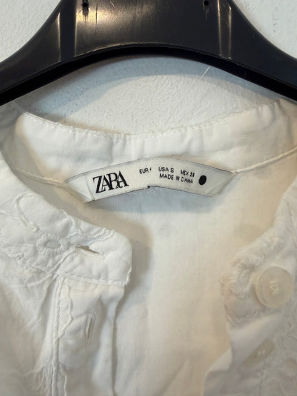 ZARA. Vestido largo blanco de encaje