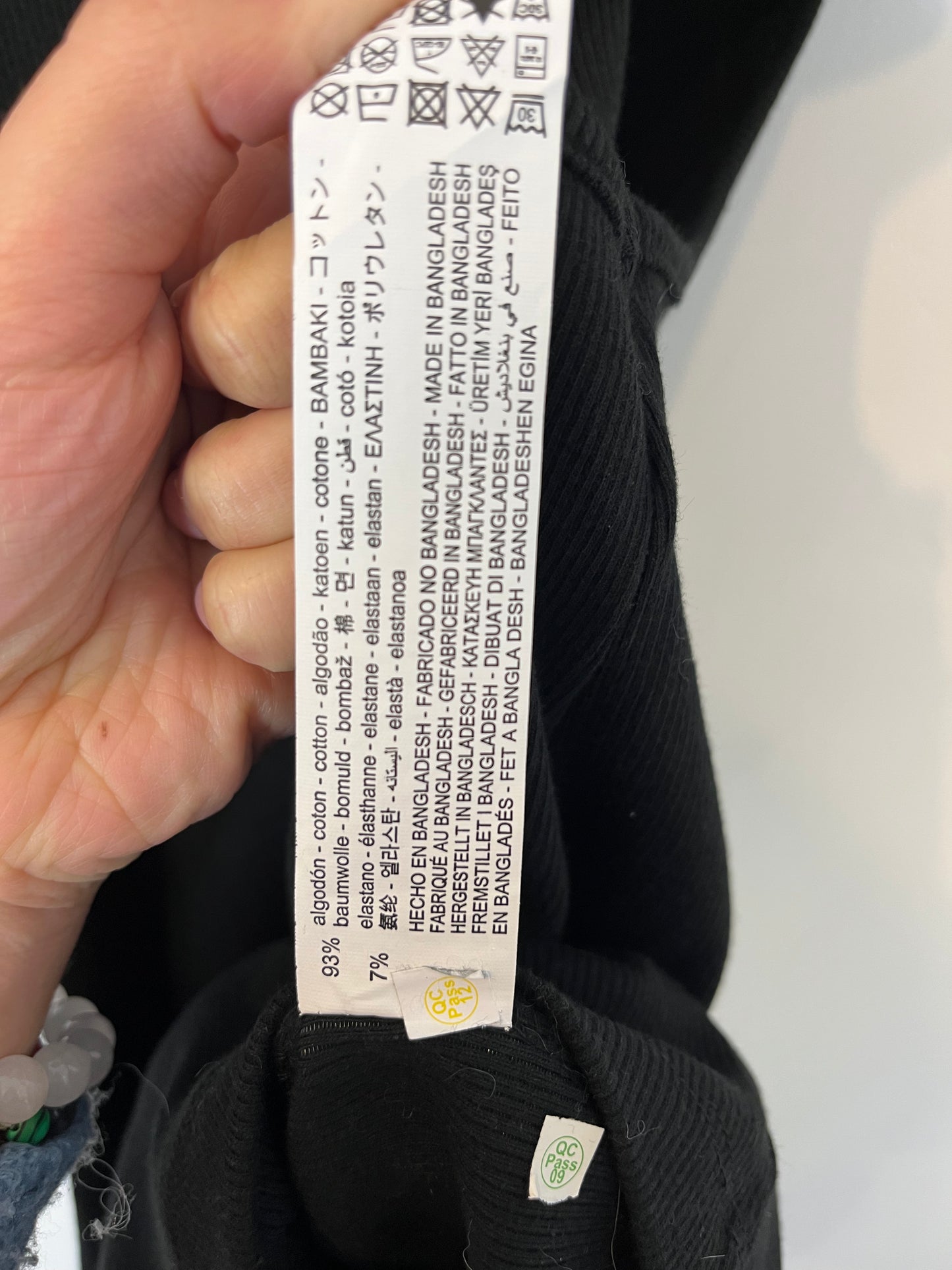 ZARA. Vestido corto entallado aberturas. T M