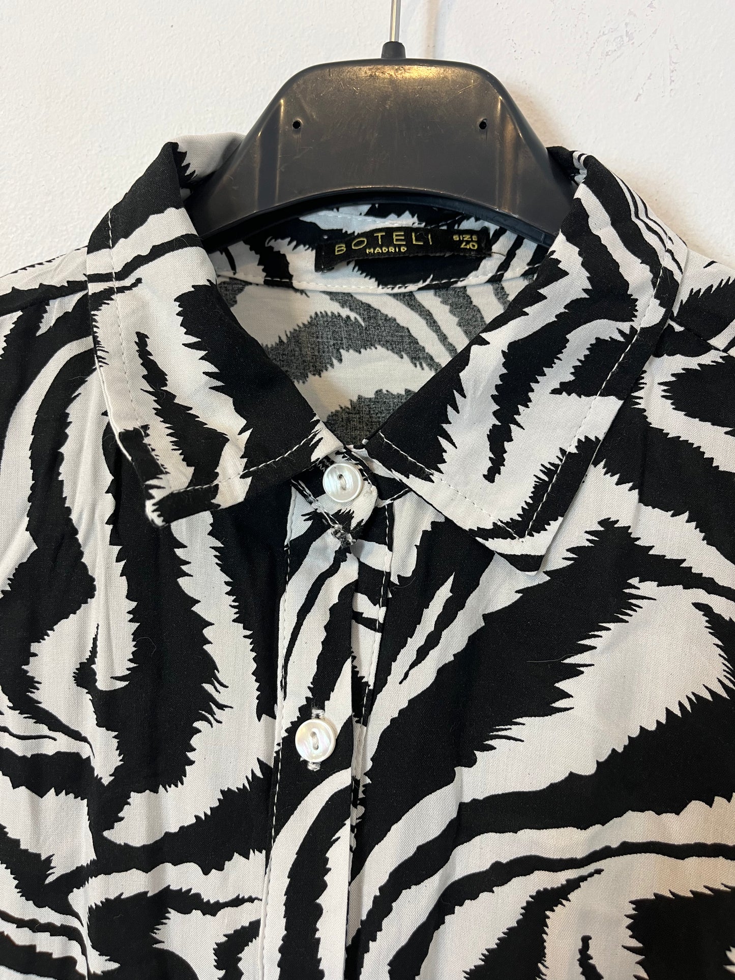 BOTELI. Blusa fluida bicolor. T 40