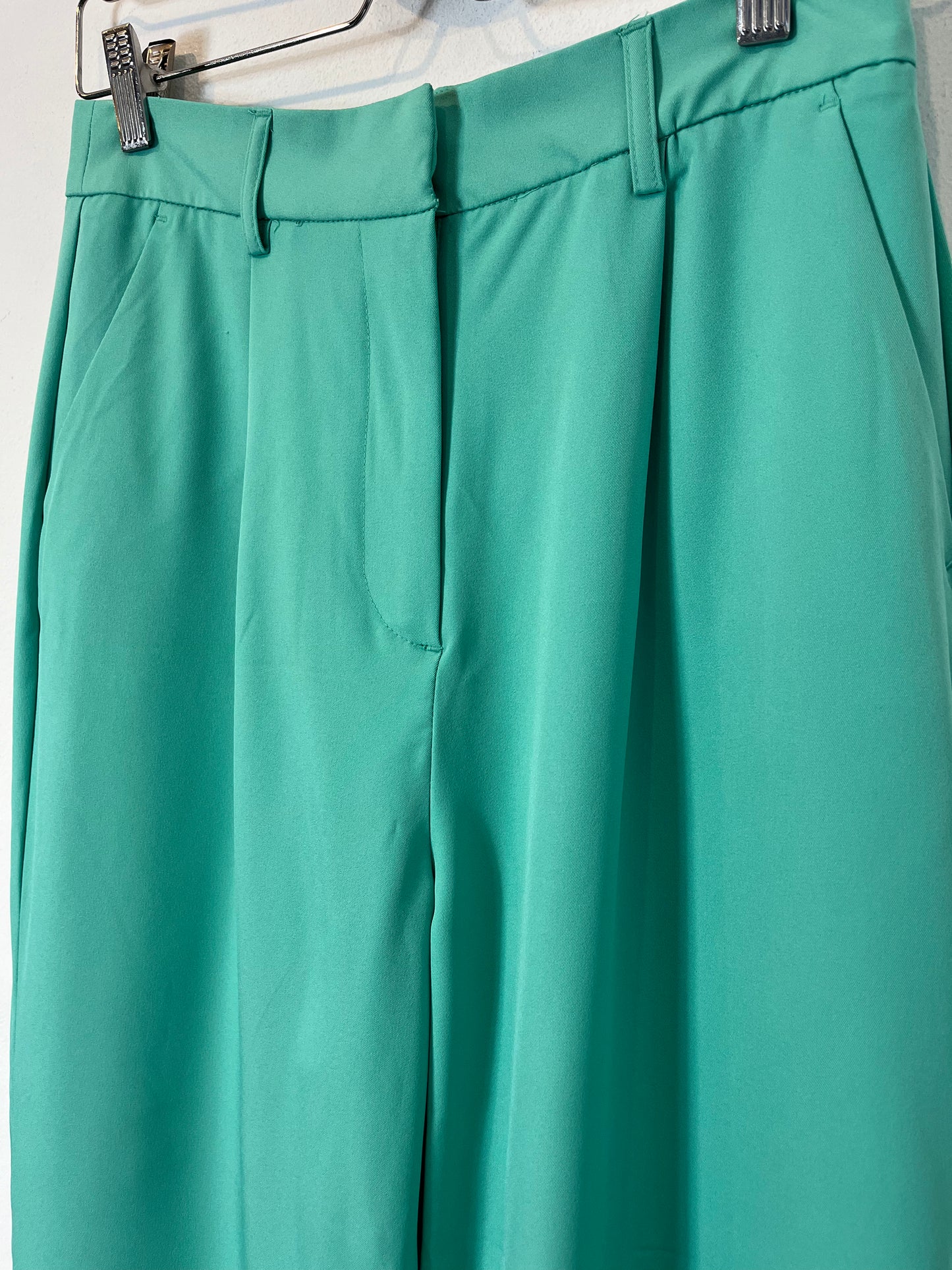 PIECES. Pantalón verde agua. T M