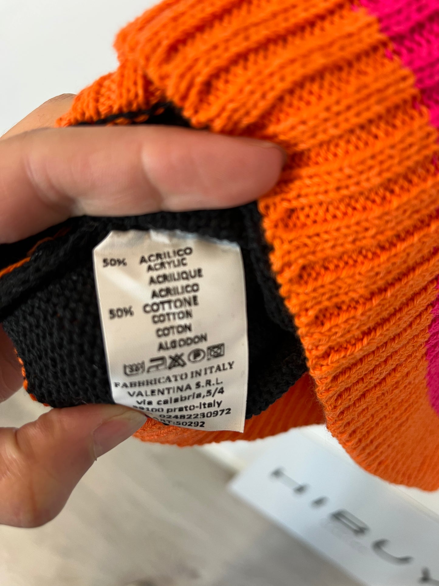 EL ROPERO DE CARMELA. Jersey negro rayas colores. T M