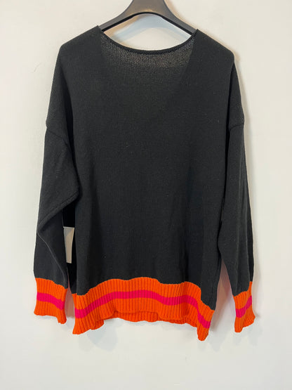 EL ROPERO DE CARMELA. Jersey negro rayas colores. T M