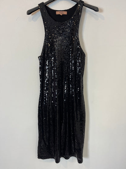 BERSHKA. Vestido corto lentejuelas cuello halter. T M